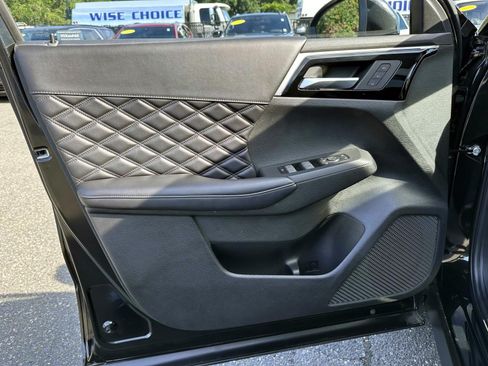 Used 2024 Mitsubishi Outlander SEL AWD/4WD image 8