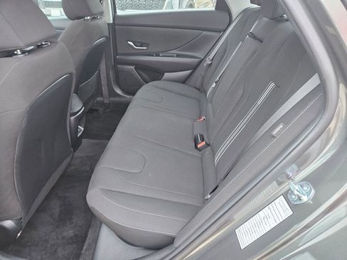 Used 2025 Hyundai Elantra SEL image 29