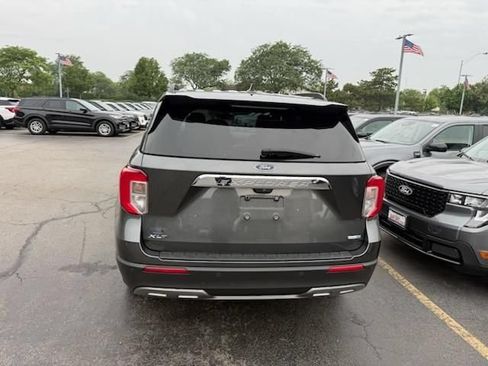 Used 2020 Ford Explorer XLT w/ Equipment Group 202A AWD/4WD image 4