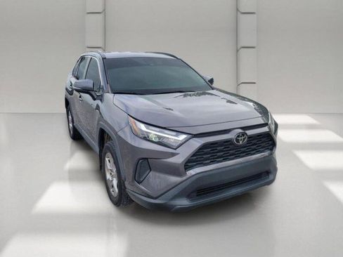 Used 2022 Toyota RAV4 XLE FWD image 3