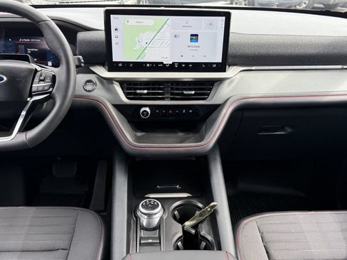 Certified 2025 Ford Explorer ST-Line AWD/4WD image 19
