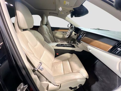 Used 2017 Volvo S90 T6 Inscription w/ Vision Package image 21