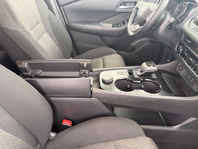 Used 2026 Nissan Rogue SV AWD/4WD image 17