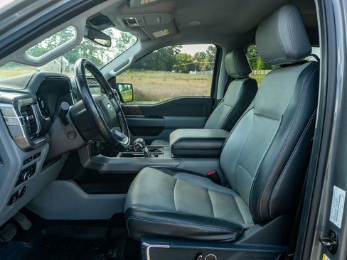 Used 2021 Ford F150 Lariat w/ Equipment Group 502A High AWD/4WD image 11