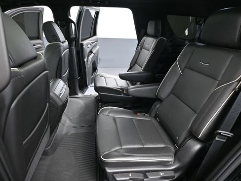 Used 2021 Cadillac Escalade Sport w/ LPO, Illumination Package AWD/4WD image 32