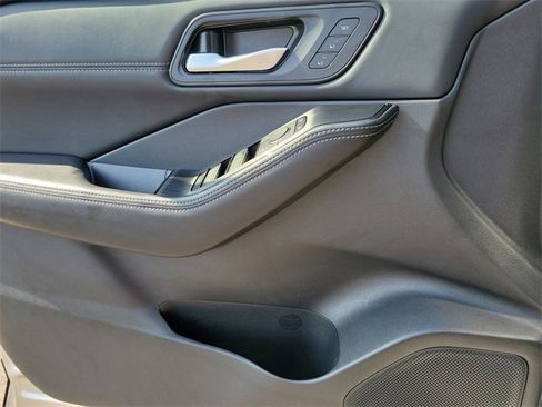 Used 2024 Nissan Rogue SL w/ SL Premium Package image 21