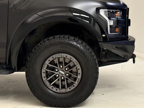 Used 2019 Ford F150 Raptor w/ Equipment Group 802A Luxury image 6