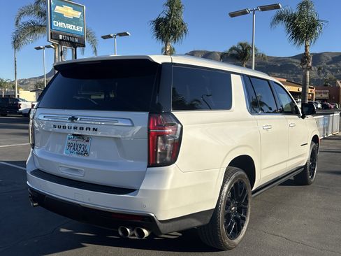 Used 2024 Chevrolet Suburban High Country image 3