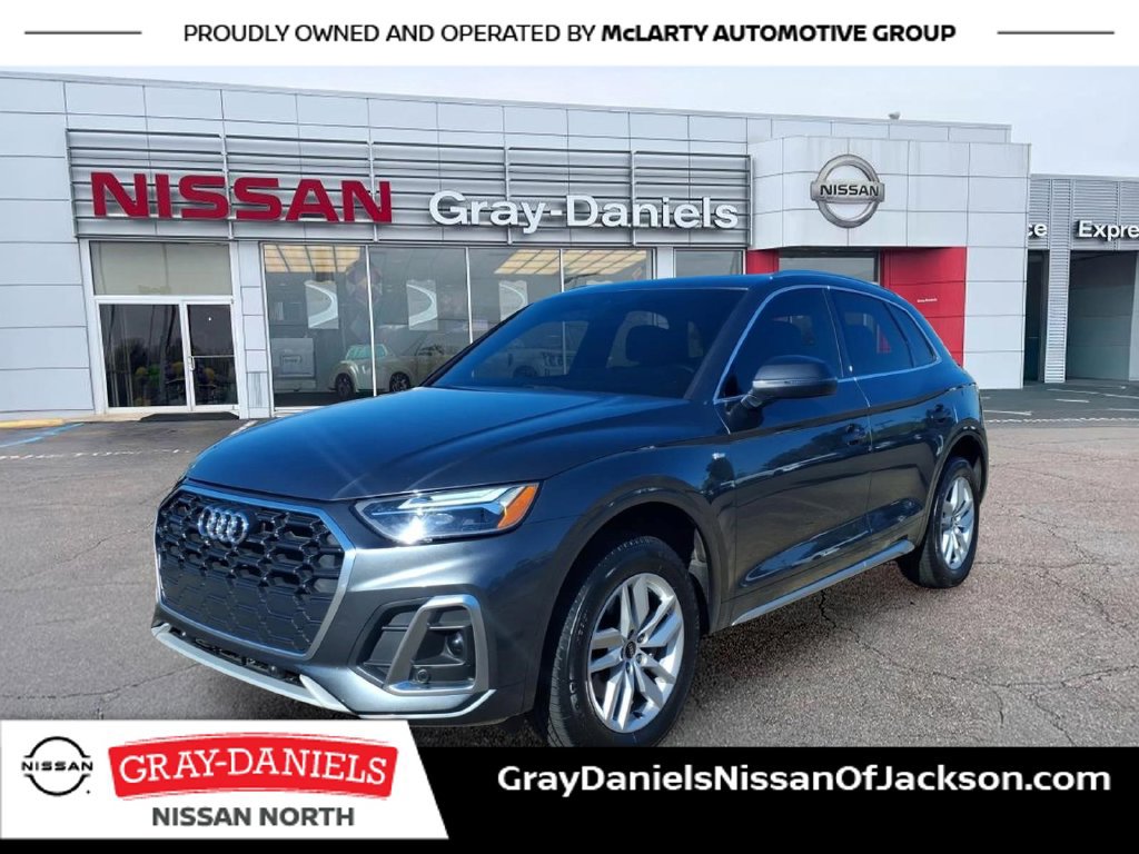 Used 2023 Audi Q5 2.0T Premium w/ Convenience Package AWD/4WD image 3