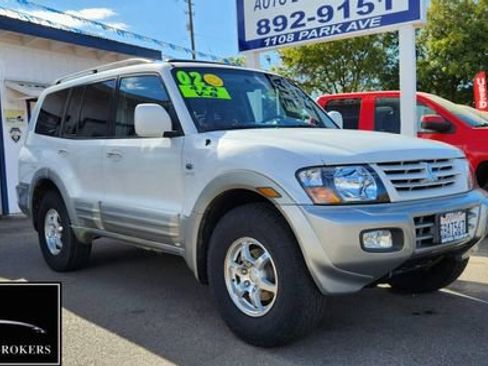 Used 2002 Mitsubishi Montero Limited AWD/4WD image 2
