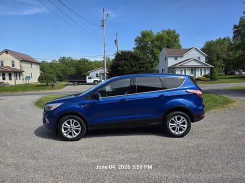 Used 2017 Ford Escape SE AWD/4WD image 8