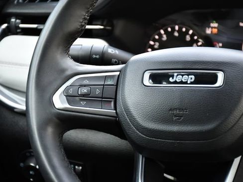 Used 2023 Jeep Compass Limited AWD/4WD image 23