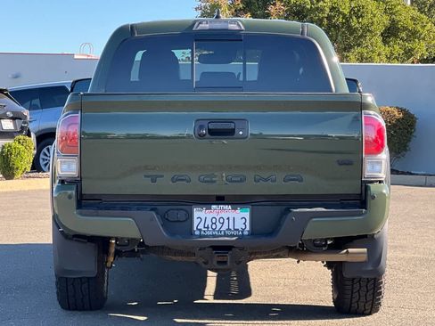 Certified 2022 Toyota Tacoma TRD Off-Road w/ TRD Premium Off Road Package AWD/4WD image 8