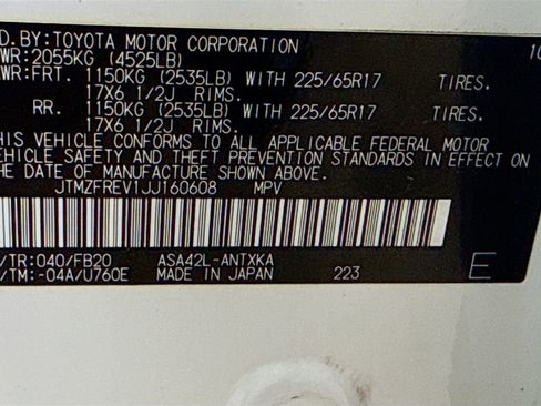 Used 2018 Toyota RAV4 LE FWD image 29