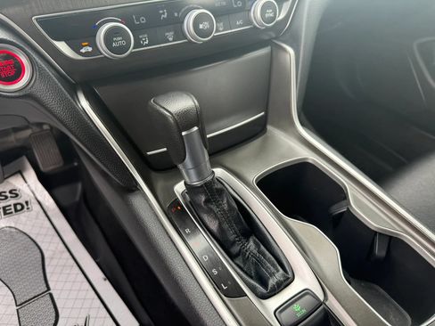 Used 2018 Honda Accord LX image 19