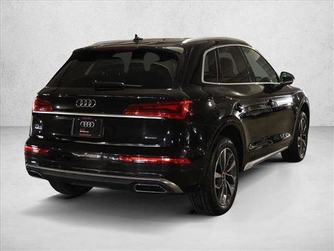 Used 2023 Audi Q5 2.0T Premium w/ Convenience Package image 5