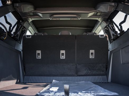 New 2025 Ford Bronco 4-Door image 9