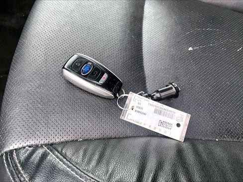 Used 2016 Subaru Outback 3.6R Limited image 14