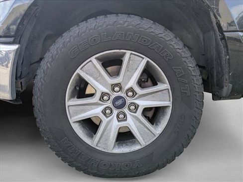 Used 2016 Ford F150 XLT w/ Heavy-Duty Payload Package AWD/4WD image 18