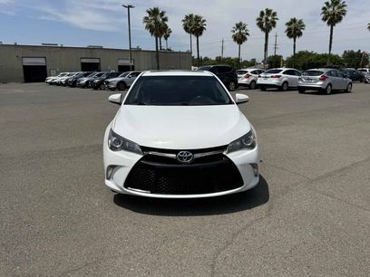 Used 2017 Toyota Camry SE w/ Moonroof Package