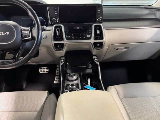 Used 2022 Kia Sorento SX Prestige w/ Panoramic Sunroof Package AWD/4WD image 20