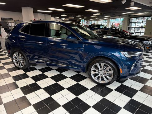 Used 2022 Buick Envision Avenir w/ Technology Package II image 3