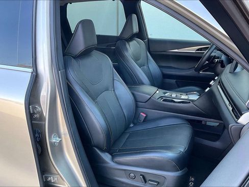Used 2023 INFINITI QX60 Luxe w/ Vision Package AWD/4WD image 7
