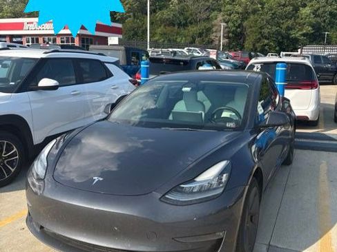 Used 2022 Tesla Model 3 Long Range AWD/4WD image 1