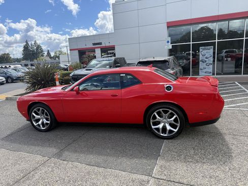 Used 2016 Dodge Challenger SXT Plus RWD image 3