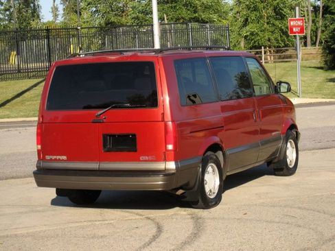 Used 1999 GMC Safari AWD image 12