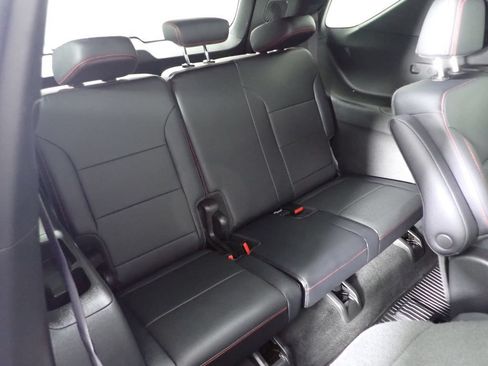 Used 2025 Chevrolet Traverse Z71 AWD/4WD image 31