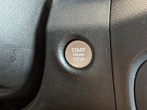 Certified 2022 Nissan Frontier SV image 21