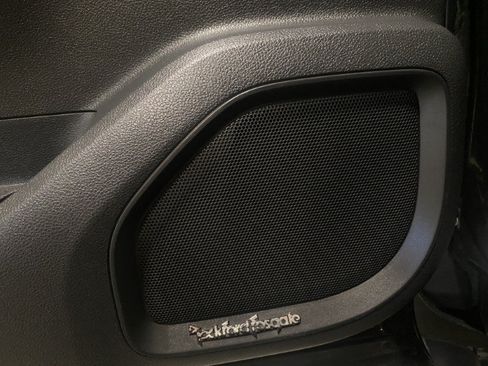 Used 2018 Nissan Titan SL w/ Midnight Edition AWD/4WD image 25
