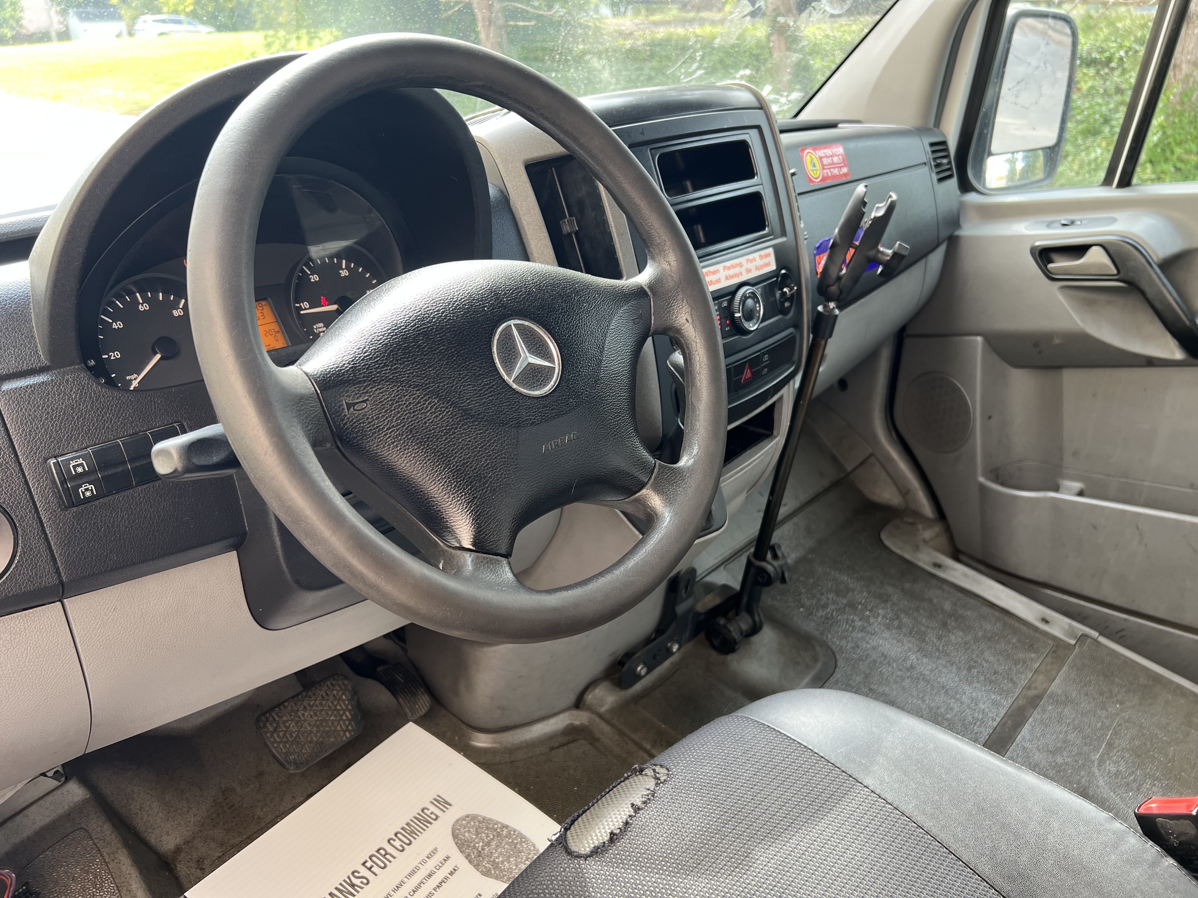 Used 2011 Mercedes-Benz Sprinter 2500 image 15
