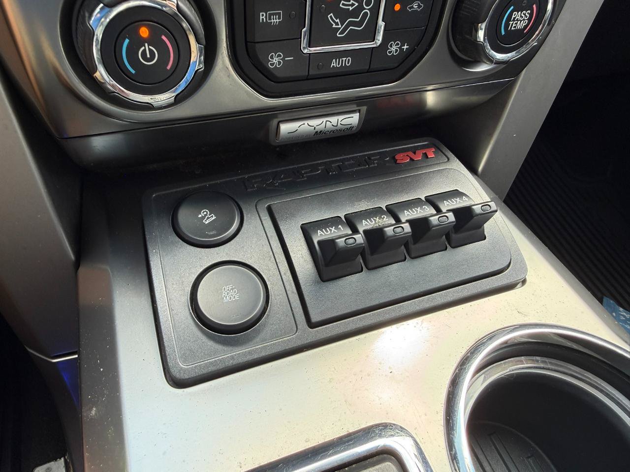 Used 2013 Ford F150 Raptor w/ Luxury Equipment Group AWD/4WD image 46