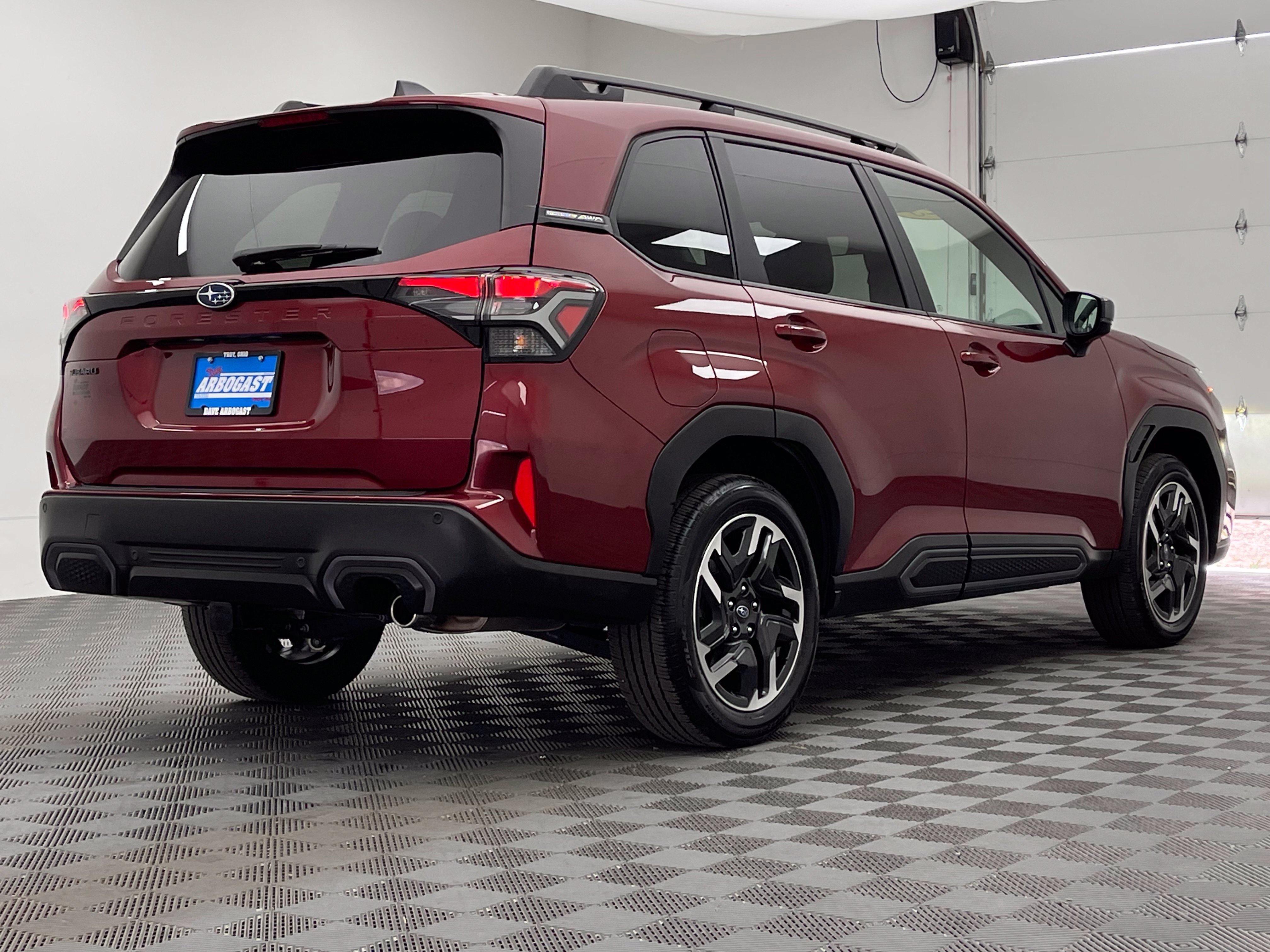 Used 2025 Subaru Forester Limited AWD/4WD image 7