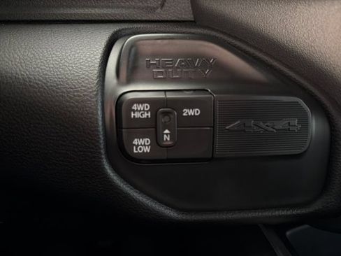 Used 2024 RAM 2500 Big Horn AWD/4WD image 38