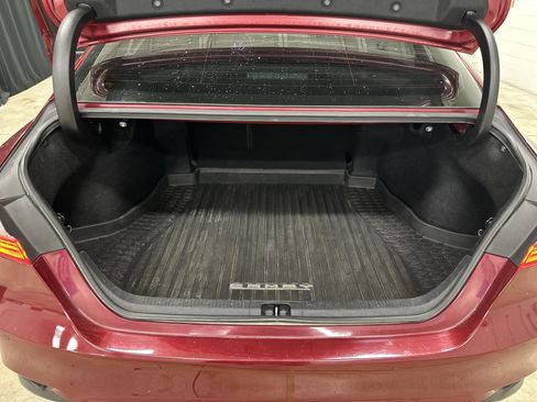 Used 2019 Toyota Camry XLE image 32