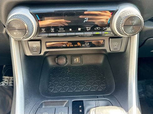 Used 2023 Toyota RAV4 XLE Premium image 17