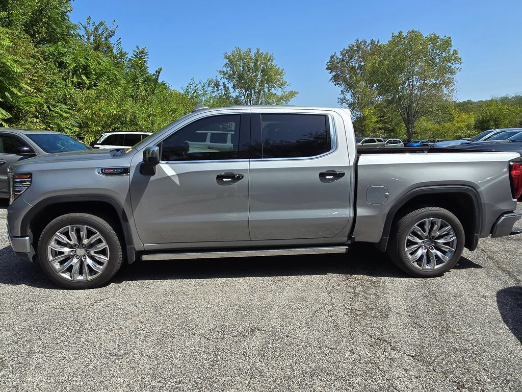 Used 2025 GMC Sierra 1500 Denali AWD/4WD image 3