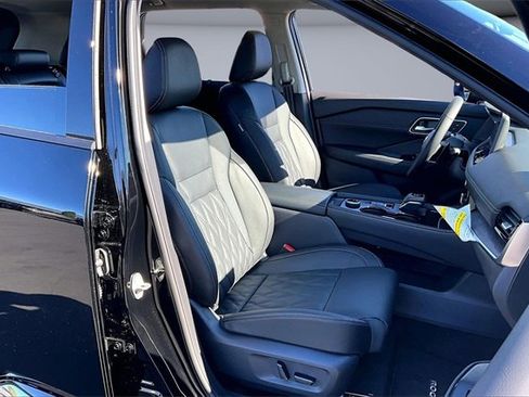 New 2026 Nissan Rogue Platinum image 11