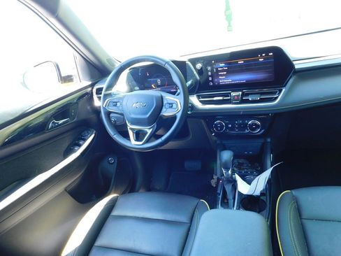 Certified 2024 Chevrolet TrailBlazer ACTIV w/ Convenience Package FWD image 3