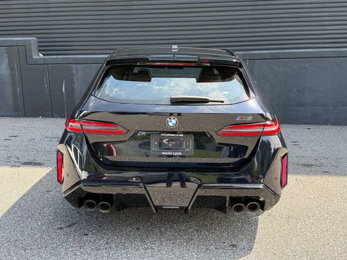 Used 2027 BMW M5 Touring AWD/4WD image 9