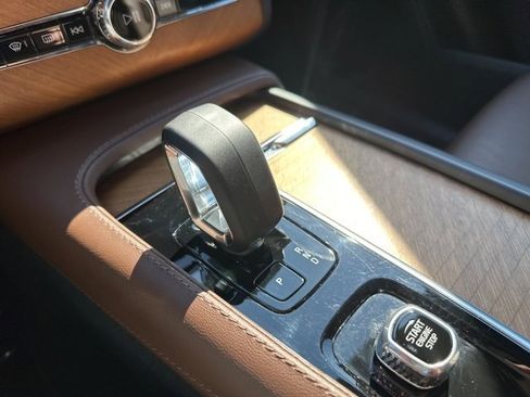 Certified 2024 Volvo XC90 B5 Plus w/ Protection Package Premier image 21