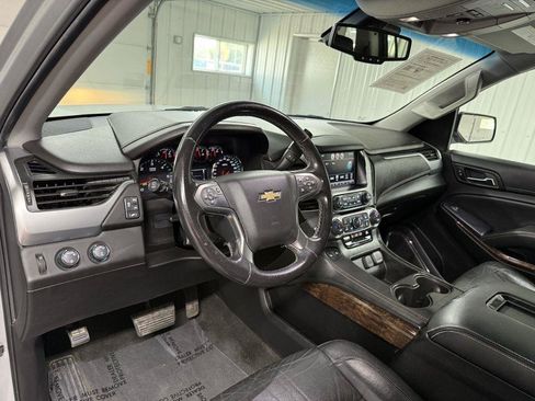 Used 2018 Chevrolet Suburban LT AWD/4WD image 18