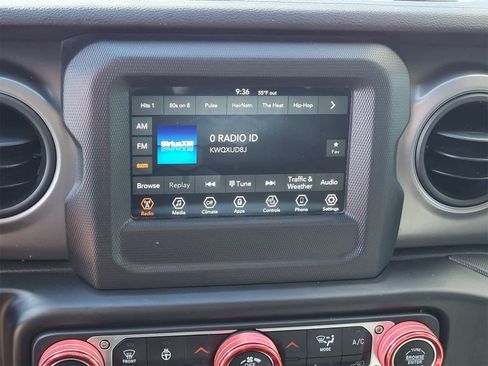 Used 2021 Jeep Gladiator Sport image 20