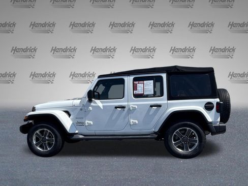 Used 2018 Jeep Wrangler Unlimited Sahara AWD/4WD image 6