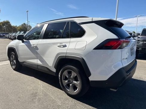 Used 2022 Toyota RAV4 XLE w/ Carpet Mat Package (TMS) AWD/4WD image 2
