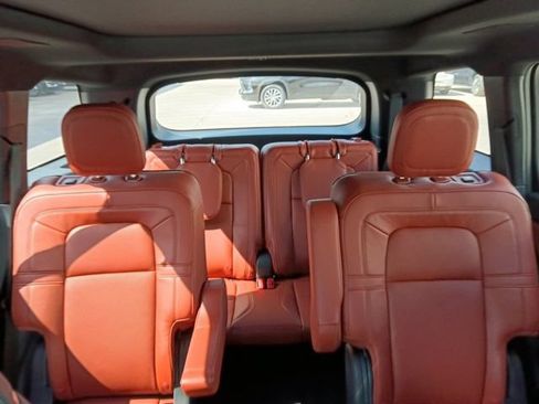 Used 2025 Lincoln Aviator Reserve w/ Equipment Group 201A AWD/4WD image 5