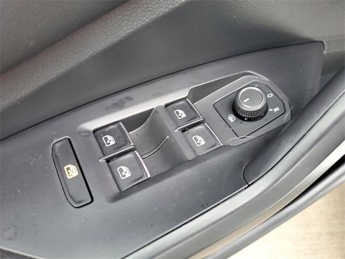 Certified 2022 Volkswagen Jetta SEL image 20